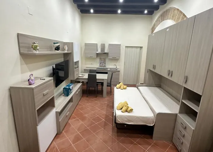 Ecce Home Palermo, Italia